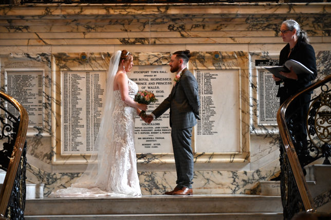 bride and groom at stockport town hall